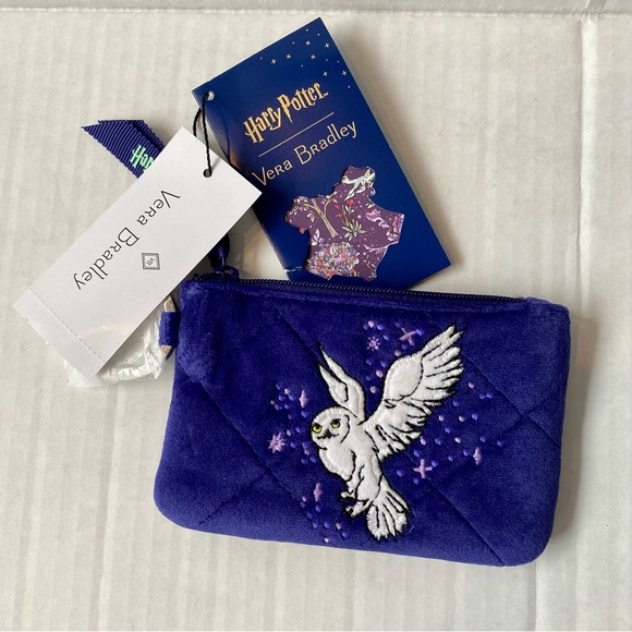 Vera Bradley Accessories - NWT Vera Bradley Harry Potter Hedwig ID case limited Edition zip close key ring